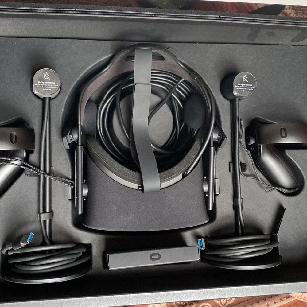 Oculus rift PC VR color black use two or three times